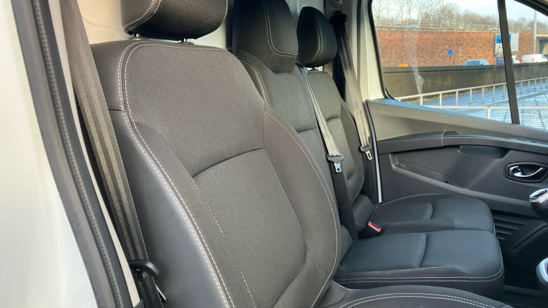 Nissan Primastar 30 L1 Diesel 2.0 dCi 130ps H1 Tekna Van